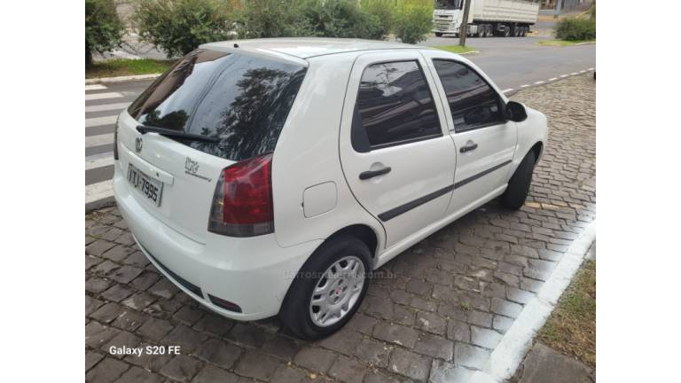 FIAT - PALIO - 2013/2013 - Branca - R$ 33.000,00