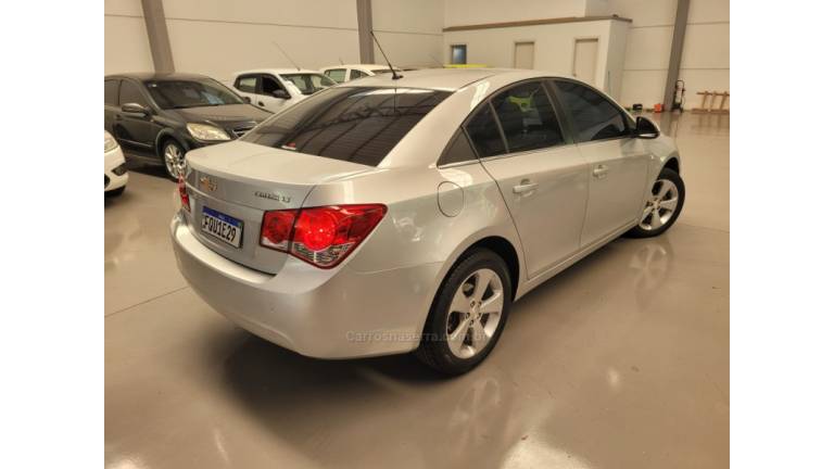 CHEVROLET - CRUZE - 2014/2014 - Prata - R$ 60.000,00