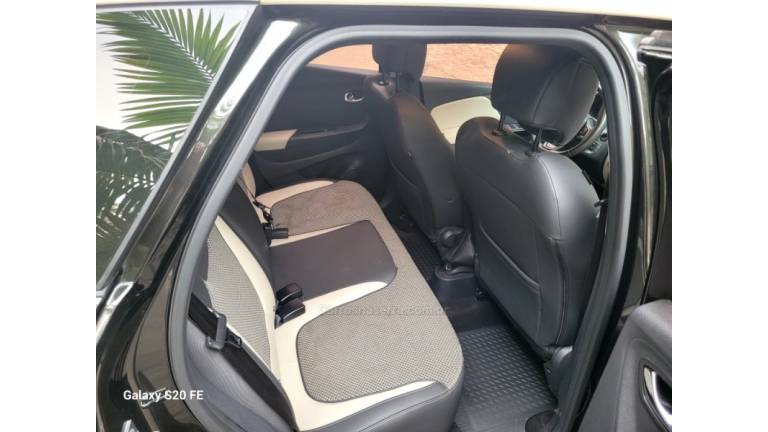RENAULT - CAPTUR - 2017/2018 - Preta - R$ 72.000,00