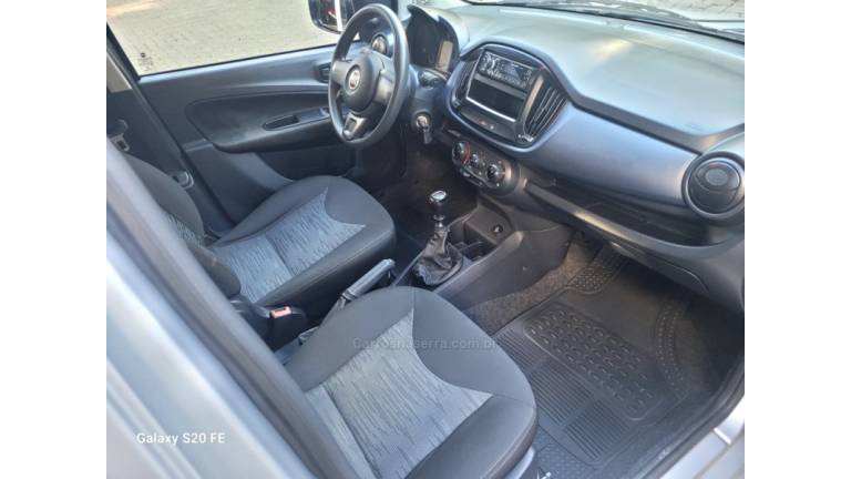 FIAT - UNO - 2020/2020 - Prata - R$ 41.000,00