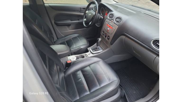 FORD - FOCUS - 2013/2013 - Prata - R$ 43.000,00