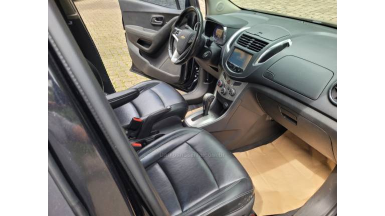CHEVROLET - TRACKER - 2014/2014 - Preta - R$ 68.000,00
