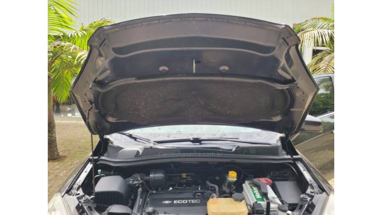 CHEVROLET - TRACKER - 2014/2014 - Preta - R$ 68.000,00