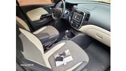 RENAULT - CAPTUR - 2017/2018 - Preta - R$ 72.000,00