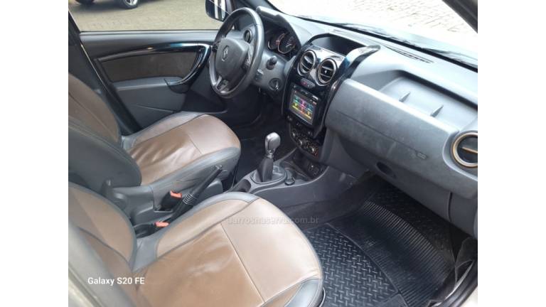 RENAULT - DUSTER - 2016/2017 - Prata - R$ 65.000,00