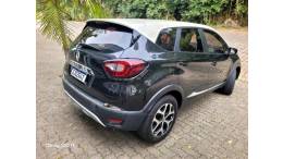 RENAULT - CAPTUR - 2017/2018 - Preta - R$ 72.000,00