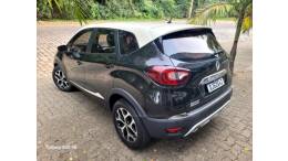RENAULT - CAPTUR - 2017/2018 - Preta - R$ 72.000,00