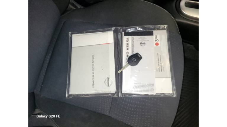 NISSAN - VERSA - 2018/2018 - Vermelha - R$ 57.000,00