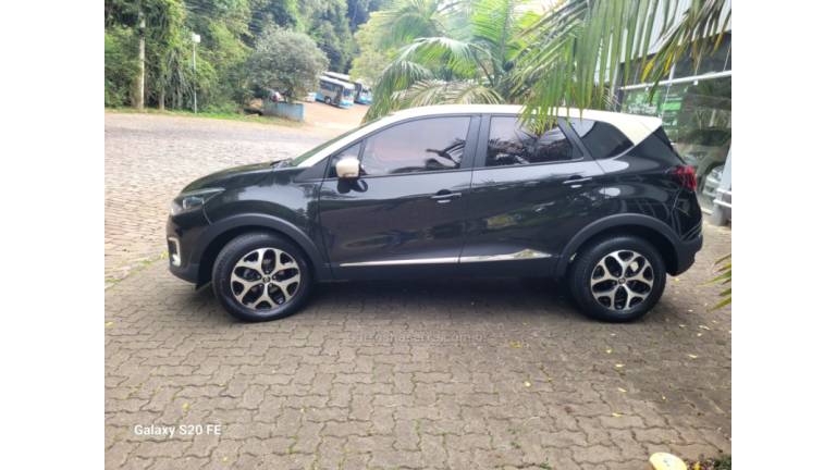 RENAULT - CAPTUR - 2017/2018 - Preta - R$ 72.000,00