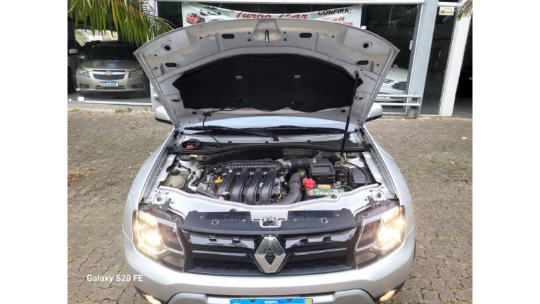 RENAULT - DUSTER - 2016/2017 - Prata - R$ 65.000,00