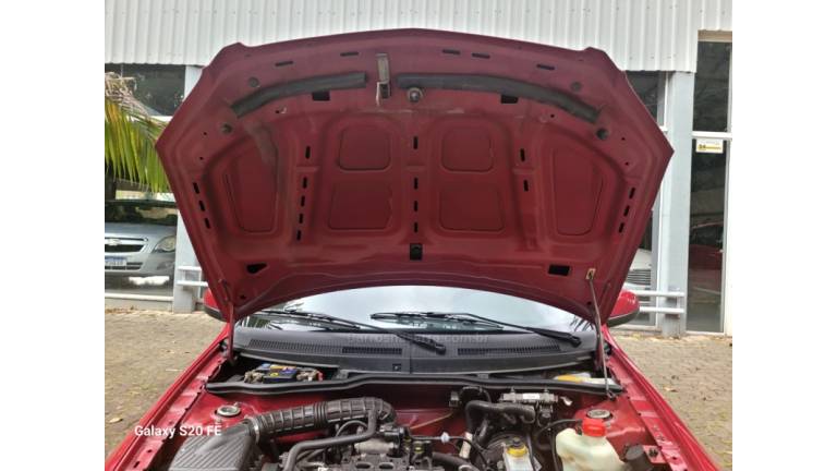 CHEVROLET - CELTA - 2010/2010 - Vermelha - R$ 24.000,00