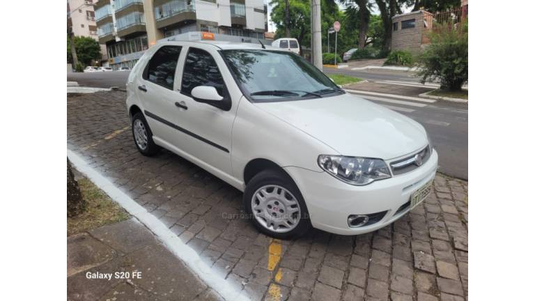 FIAT - PALIO - 2013/2013 - Branca - R$ 33.000,00