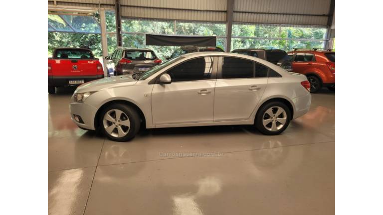 CHEVROLET - CRUZE - 2014/2014 - Prata - R$ 60.000,00