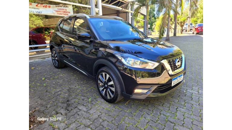 NISSAN - KICKS - 2016/2017 - Preta - R$ 80.000,00