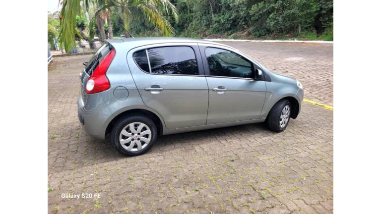 FIAT - PALIO - 2013/2013 - Cinza - R$ 38.000,00