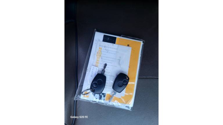 RENAULT - DUSTER - 2015/2016 - Preta - R$ 60.000,00