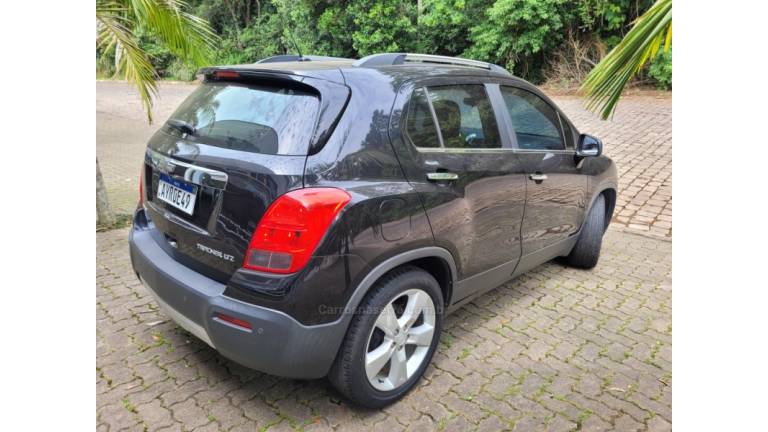 CHEVROLET - TRACKER - 2014/2014 - Preta - R$ 68.000,00