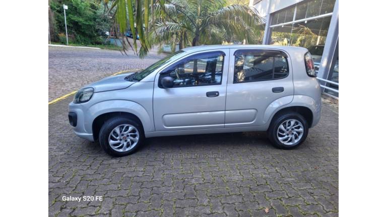 FIAT - UNO - 2020/2020 - Prata - R$ 41.000,00