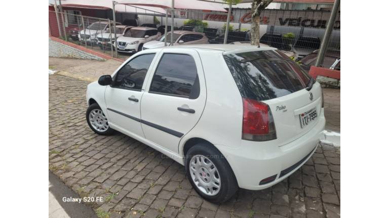 FIAT - PALIO - 2013/2013 - Branca - R$ 33.000,00
