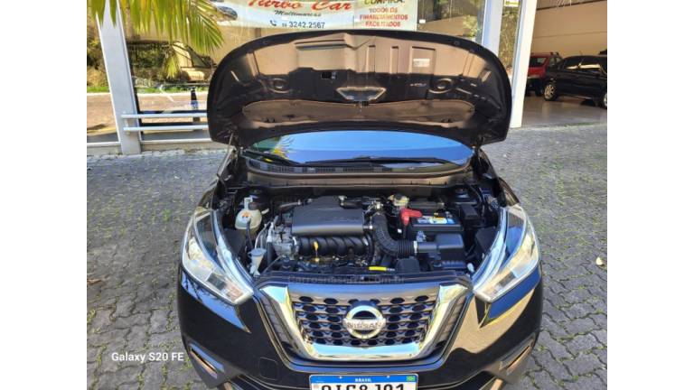 NISSAN - KICKS - 2016/2017 - Preta - R$ 80.000,00