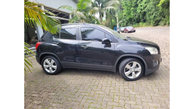 CHEVROLET - TRACKER - 2014/2014 - Preta - R$ 68.000,00